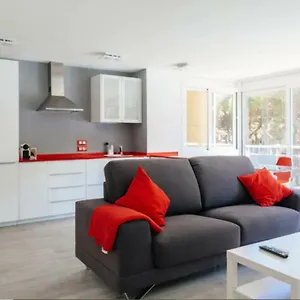 https://apartamento-de-lujo-en-la-playa-gava.topbarcelonahotels.com